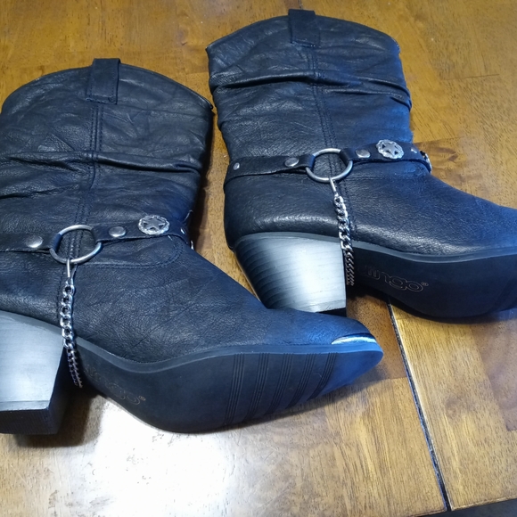 Women's Black Heeled Boots - Picture 6 of 7